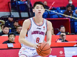 媒體人：崔永熙焦泊喬都有傷在身 但應(yīng)該能趕得上下賽季的CBA比賽