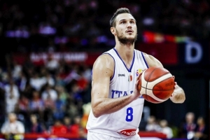 意大利炮火力不足！37歲加里納利6中1拿到8分3板 5次犯規(guī)