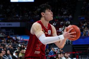 籃網(wǎng)裁掉厄沃馬！網(wǎng)媒：曾凡博等3人是另外兩個(gè)雙向名額的候選人