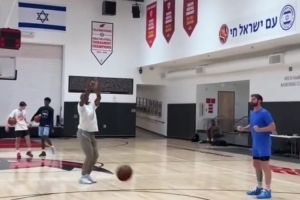 53投48中&命中率90.6%！美媒曬馬克西訓練遠距離三分的視頻