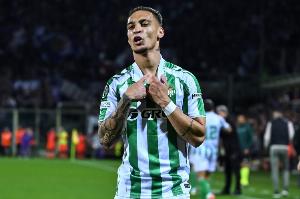 天空：曼聯(lián)接受貝蒂斯報(bào)價(jià)將出售安東尼，批準(zhǔn)球員前往完成交易