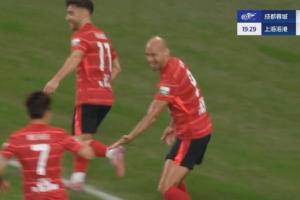 7分鐘2球！王燊超失誤，費(fèi)利佩輕松推空門，蓉城2-0領(lǐng)先海港