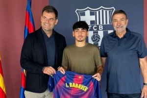隊史首位阿塞拜疆球員！巴薩官方：17歲小將巴巴耶夫加盟青年隊