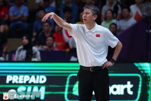 郭士強(qiáng)：接手男籃之后我提出幫隊(duì)員提升信心 我說“錯(cuò)了算我的”