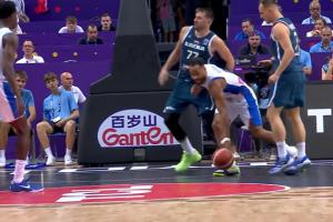 爭議！東契奇被撞倒還被吹技犯 法國連罰4球決定比賽