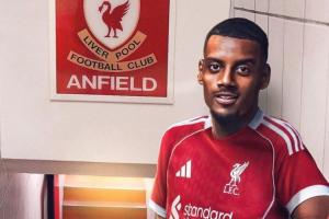 大戲終于落幕！伊薩克時間線：7月罷訓(xùn)，8月拉扯，9月壓哨官宣