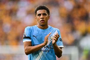 官方：劉易斯和奧賴?yán)顺霰酒谟⒏裉mU21，留在曼城接受傷病評估