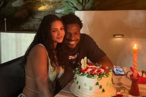 甜蜜的愛情！布朗尼曬為女友慶生合照：祝我的一切生日快樂??