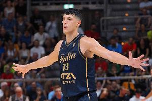 手感冰涼！豐泰基奧半場(chǎng)7投僅1中拿到3分5板 正負(fù)值-8