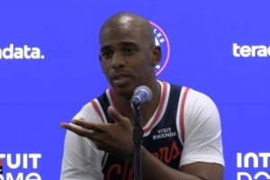 快船鄧恩：保羅是頂級(jí)職業(yè)球員 觀察他在場(chǎng)打球?qū)ξ規(guī)椭艽? >
                                        </div>
                                    </div>
                                                                        <div   id=