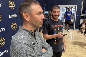 阿德?tīng)柭汉苄蕾p戈登待人處事的坦誠(chéng) 他競(jìng)技能力和人格都在進(jìn)步