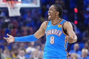 阿杰伊-米切爾談杰倫威左手訓(xùn)練：看起來不錯 拋投動作和我很像