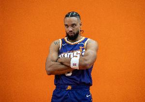 外線雙悍將！狄龍上半場三分3中3砍9分 阿倫5中2得8分填滿數(shù)據(jù)欄