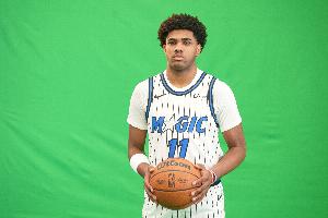 扣籃王之子有投射！小理查德森三分3中3拿全場(chǎng)最高13分外加4籃板