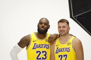 湖人新賽季面臨幾大問題：如何搭配首發(fā)？艾頓能否發(fā)揮應(yīng)有水平？