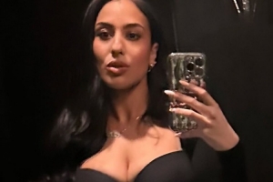 皮爾斯：曾約會(huì)過(guò)輪椅女孩 女主持：若我男友坐輪椅我就在上面