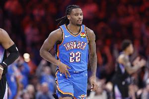 真沒狀態(tài)！卡森-華萊士14中3&三分6中1僅拿8分 正負(fù)值-24全場最低