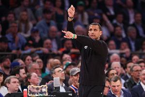 馬祖拉談季前賽首戰(zhàn)：確保每個人都能出場 讓球員明確自己職責