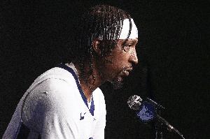 進(jìn)攻感覺不錯(cuò)！波普半場(chǎng)6中4拿到10分1板1助