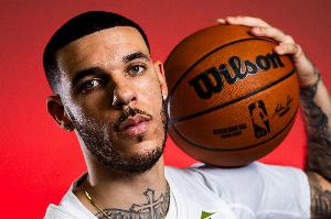 有點(diǎn)尷尬！鮑爾面對(duì)舊主半場(chǎng)4中0未得分 僅送1助攻