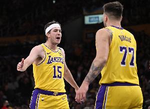 美記預(yù)測湖人賽季初首發(fā)：東契奇、里夫斯、范德彪、八村塁、艾頓