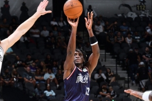 差距還是很大！廣州3場NBA季前賽皆敗 場均凈負(fù)46分