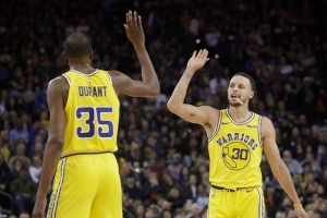 18年若無KD勇士打騎士火箭仍上風(fēng)？楊毅：不是 庫里殺傷不如詹登