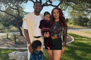 妥妥人生贏家！?？怂箷裆钫?妻子貌美如花 兒女雙全機(jī)靈可愛