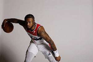 尚帕尼：惠特摩爾運(yùn)動(dòng)能力簡直離譜 沒見過運(yùn)動(dòng)能力這么強(qiáng)的