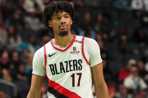 外線還沒開！夏普首節(jié)出戰(zhàn)7分鐘 5中2&三分3中0拿到6分1助