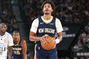 中規(guī)中矩！普爾半場(chǎng)18分鐘 9中4&三分5中1拿到14分