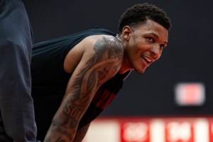 期待新賽季！火箭曬訓(xùn)練照：烏度卡指導(dǎo)謝潑德 杜蘭特微笑傾聽