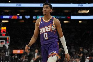 瑞安-鄧恩談訓(xùn)練強(qiáng)度：每個(gè)人都很拼 看看狄龍的頭就知道了