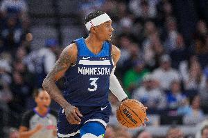 愛德華茲：麥丹是很棒的得分手 他能打好的話我們能比現(xiàn)在好十倍