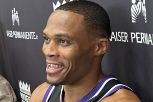 客戰(zhàn)太陽！是否計劃參加揭幕戰(zhàn)？威少：當然了