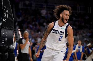 獨行俠官方：球隊執(zhí)行中鋒萊夫利26-27賽季球隊選項