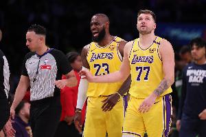 考辛斯：詹姆斯正式成為了球隊的二號人物 他需要適應副手的角色