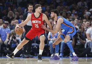 三分&關(guān)鍵球都交給我！申京轟進(jìn)生涯新高5記三分爆砍39分11板7助