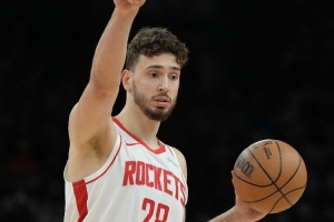 規(guī)則受益第一人！申京投了本賽季聯(lián)盟第一個heave 沒進不算出手