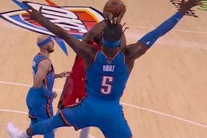 全是細節(jié)??KD面對包夾急停&無視多特張牙舞爪防守強硬命中！