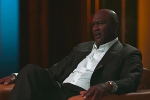 喬丹解說！米切爾發(fā)推：又能看到喬丹上電視了 風采依舊！