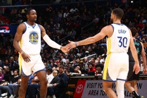 湖勇大戰(zhàn)來襲！勇士揭幕戰(zhàn)首發(fā)：庫里/波杰姆/巴特勒/庫明加/追夢