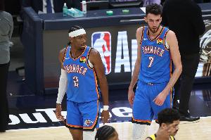 霍姆格倫：很高興今天能和球迷分享慶祝儀式 冠軍旗幟將長留俄城