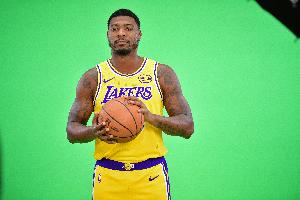 詹姆斯不在防守端誰(shuí)頂上來(lái)？雷迪克：艾頓&斯瑪特&文森特