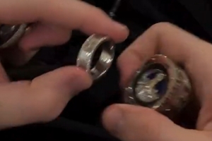 “戒中戒”！哈滕社媒曬總冠軍戒指細(xì)節(jié) 里面還藏著小戒指