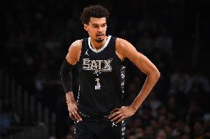 爆砍40分15板！揭幕戰(zhàn)過后文班亞馬MVP概率上升至19% 聯(lián)盟第四