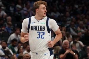 卡斯?fàn)枺焊ダ窠裉焱痘@表現(xiàn)不佳 但他的鎮(zhèn)定超出我的預(yù)期&比我強