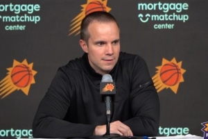 太陽(yáng)主帥談逆轉(zhuǎn)：第三節(jié)替補(bǔ)席觀眾席傳遞的精神力量能真切感受到