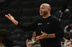 不敵公牛！比克斯塔夫：我們在防守端遲遲未能展現(xiàn)出緊迫感