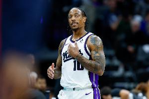 盡力了！德羅贊17投12中高效空砍29分6籃板9助攻 正負(fù)值+9